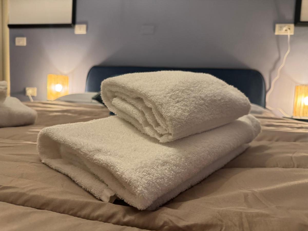 Feel - Bellavista Suites Бергамо Екстериор снимка